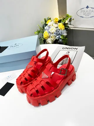 Red Chunky Platform T-Strap Gladiator Sandals 8