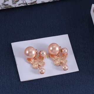 Brincos de borboleta com pérolas em dourado rosa
