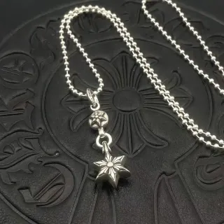 Collier à chaîne à billes argenté avec pendentif étoile