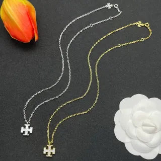 Collier pendentif croix géométrique argenté