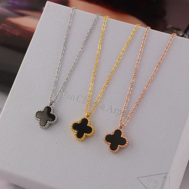Silver Gold Clover-Shaped Pendant Beaded Edge Necklace 10