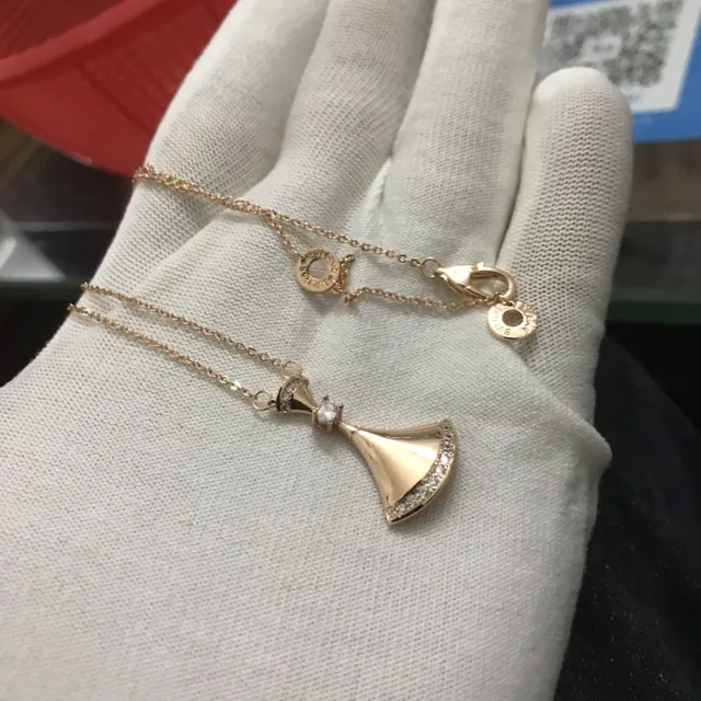 Silver Gold Fan-Shaped Pendant Pavé Stone Trim Necklace 5