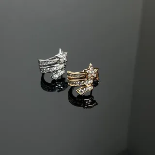 Brincos prata e dourado com forma de estrela pavé de cristal