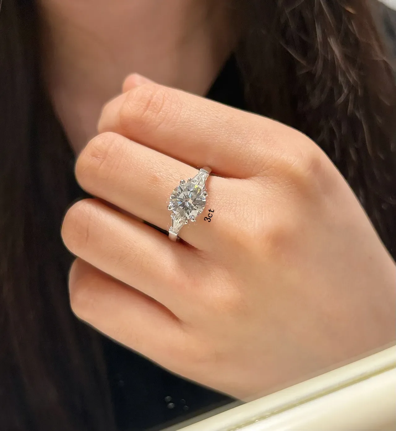 Silver Navy Three-Stone Design Round Center Ring 9