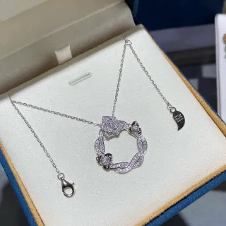 সিলভার-টোন ফ্লোরাল প্যাভে পেন্ডেন্ট নেকলেস