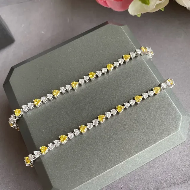 Pulseira tono plateado pedra coração amarelo e transparente alternante 3