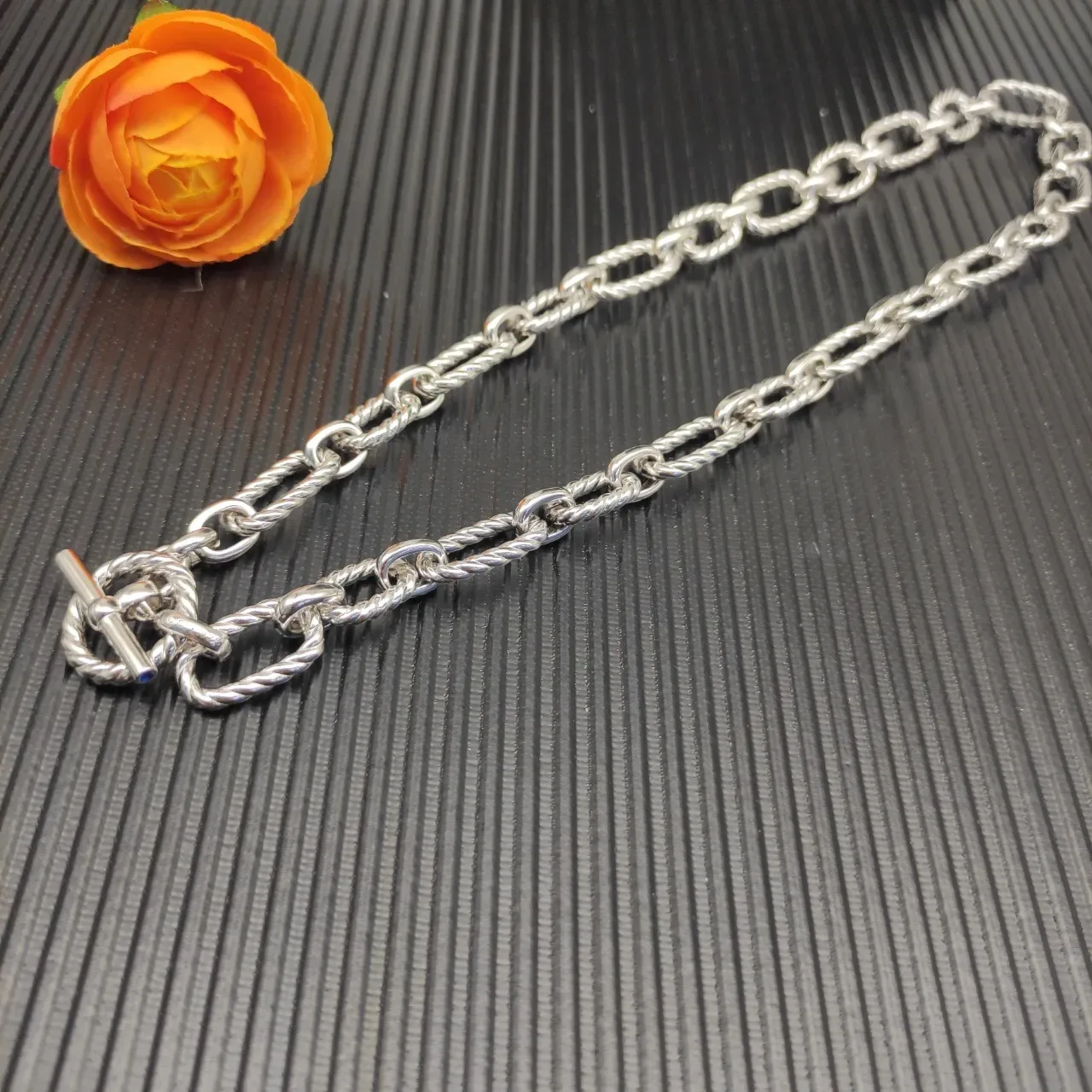 Silver Twisted Rope-Link Toggle Clasp Bracelet 2