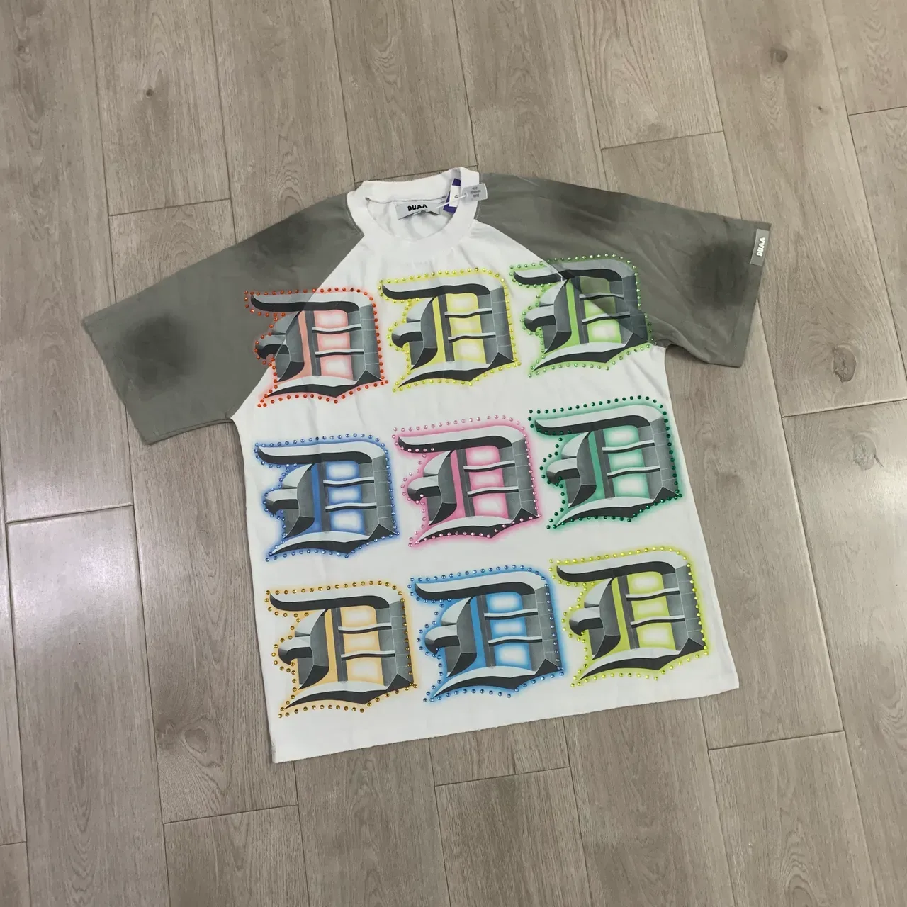 White and Gray Raglan Sleeve Graphic-Print Beaded Trim Oversized T-Shirt 2