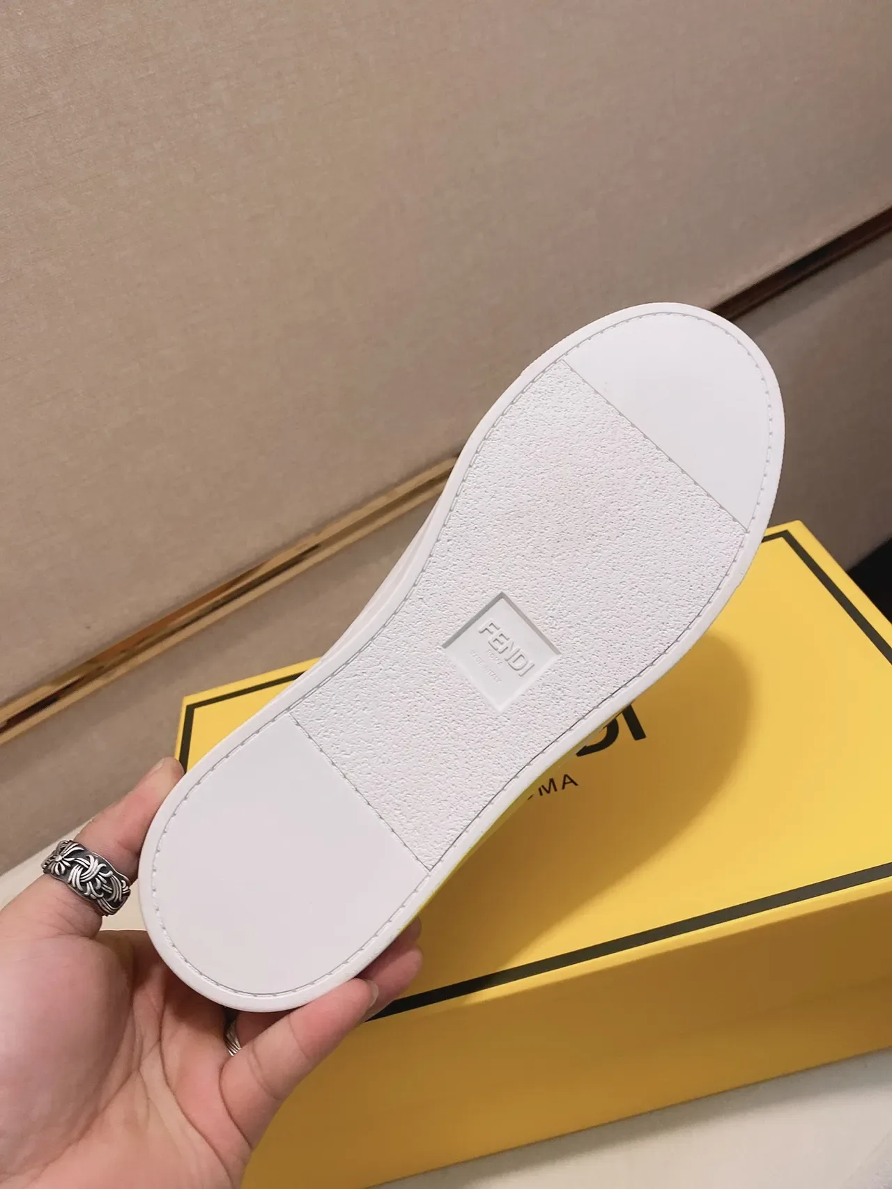 Sneaker Lifestyle Blanc et Jaune à Panel Géométrique, Low-Top 2