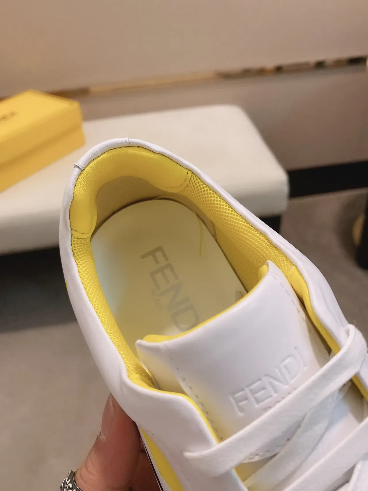 Sneaker Lifestyle Blanc et Jaune à Panel Géométrique, Low-Top 5
