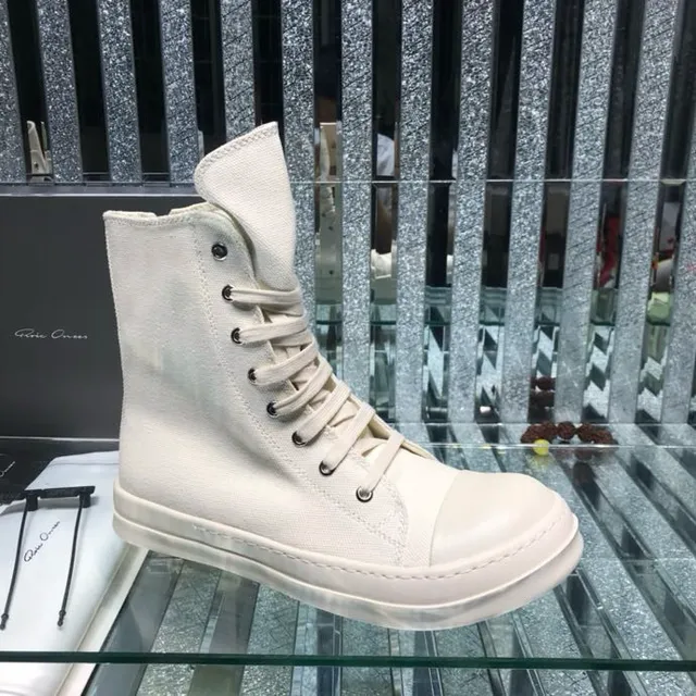 Botas Martin de tela branca com zíper no lado superior 7