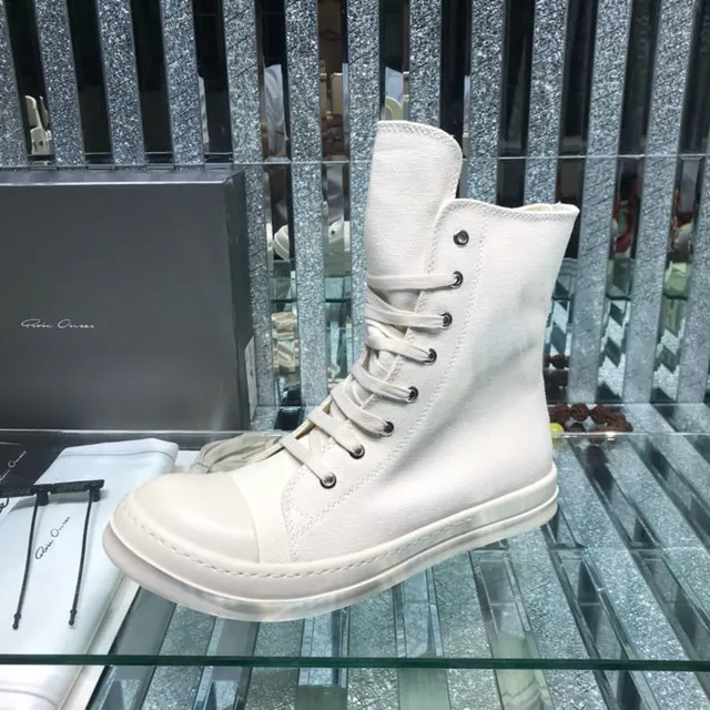 Botas Martin de tela branca com zíper no lado superior 8
