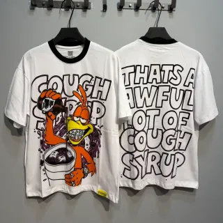 Camiseta oversized branca de gola ringer com estampa gráfica