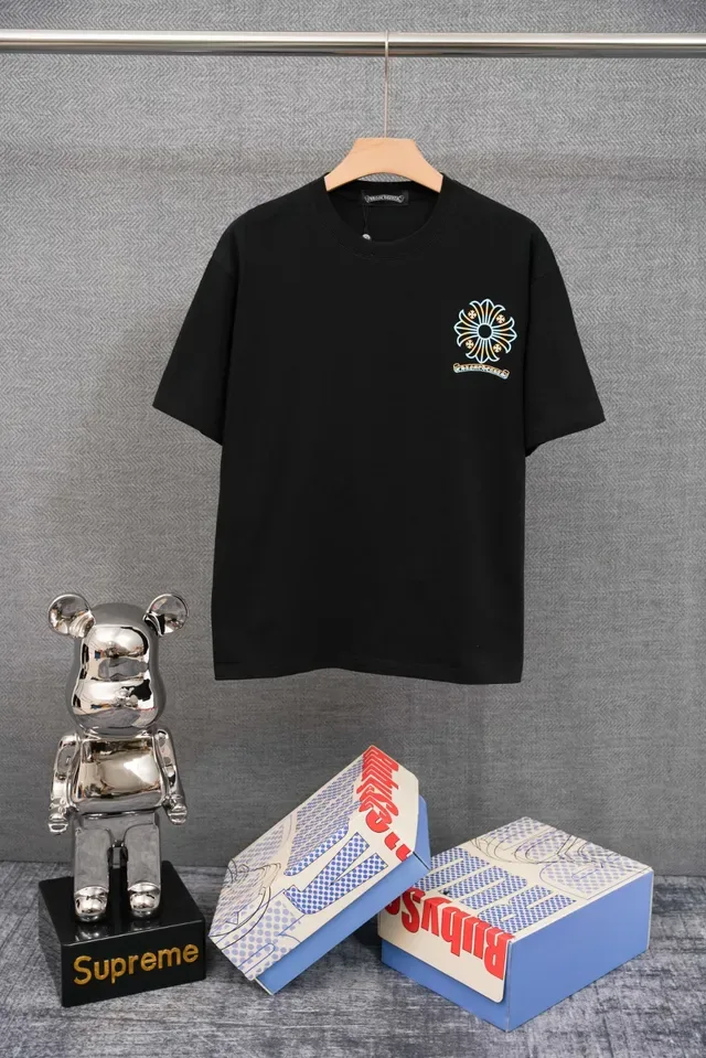 Camiseta branca multicolorida de corte relaxado e gola redonda 3