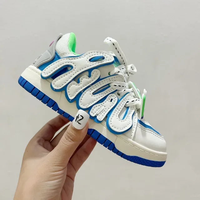 White Navy Low-Top Decorative Script Overlay Sneakers 20
