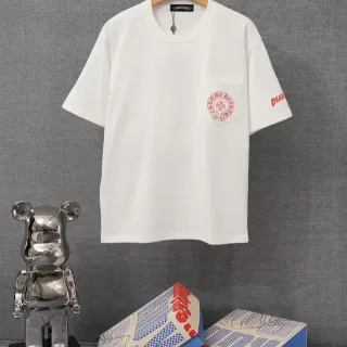 Camiseta blanca bordada de cuello redondo con bolsillo