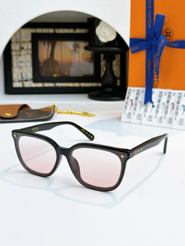 Gentle Monster Noir et Or Cadre Rectangulaire Branches fines Lunettes de soleil 4