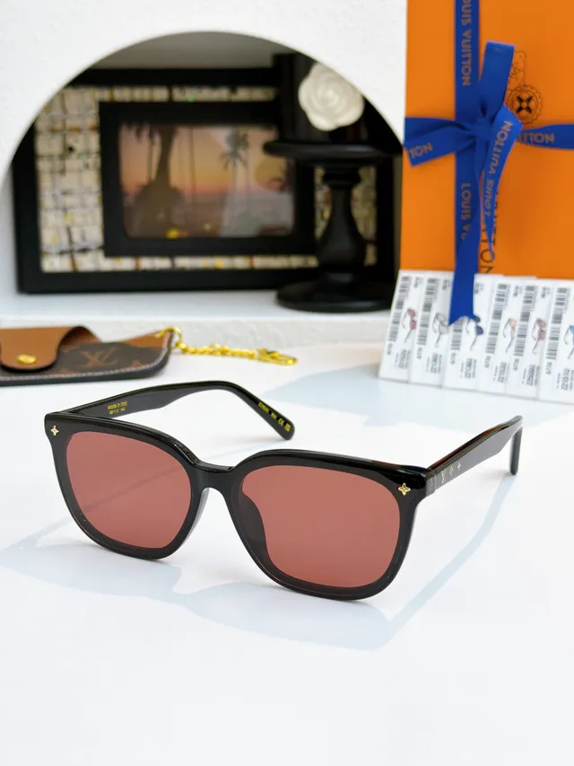 Gentle Monster Noir et Or Cadre Rectangulaire Branches fines Lunettes de soleil 5