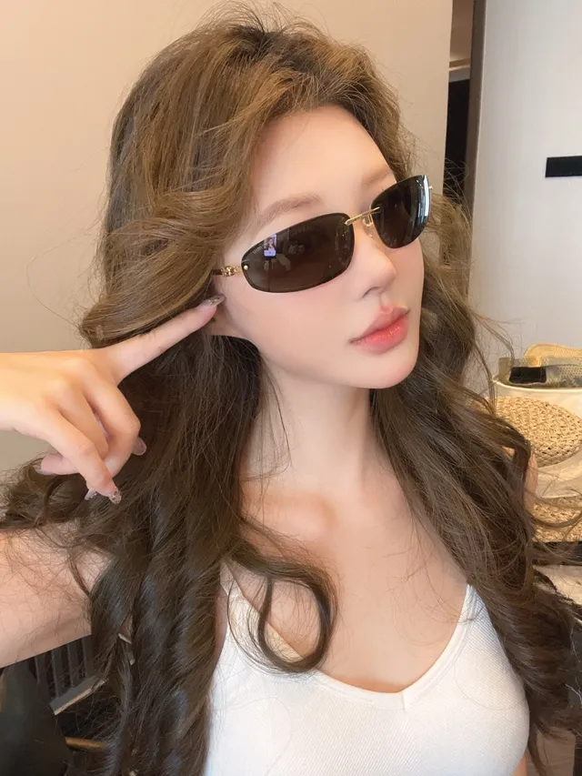 Gentle Monster Narrow Rectangular Gradient Brown Sunglasses 3