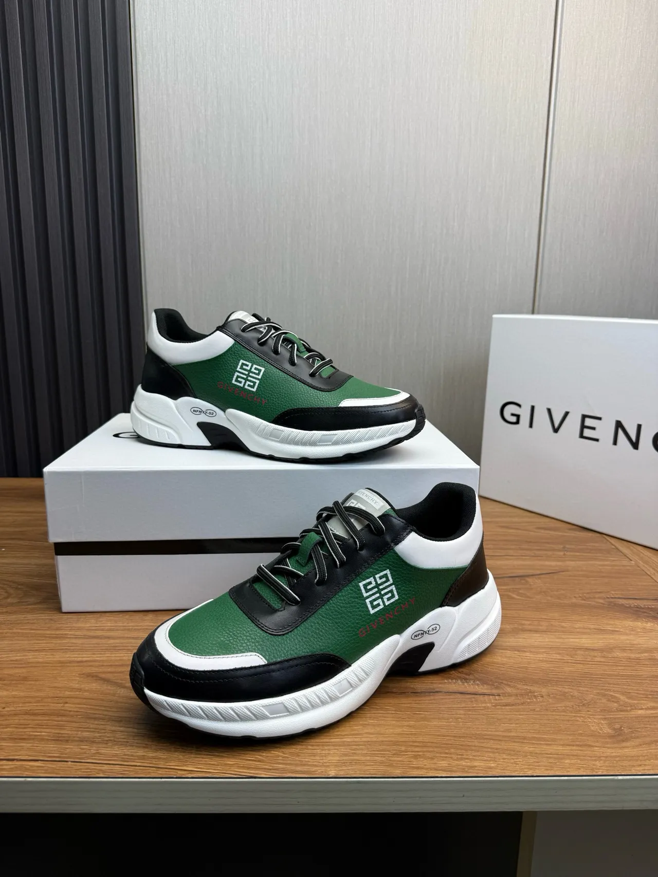 Givenchy City Sport हरा काला सफेद चंकी स्नीकर्स 4