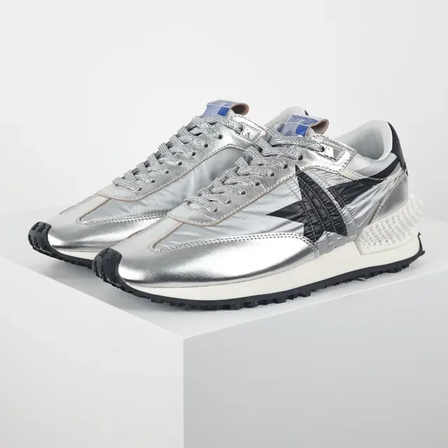 Golden Goose Runner Zapatillas Lifestyle Metálicas Plata Negro Estrella 2