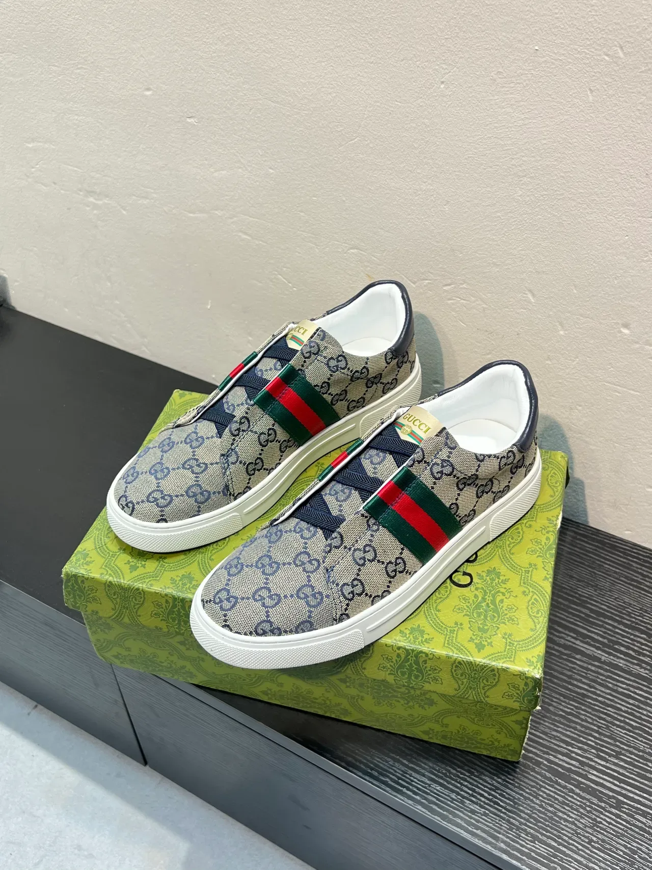 Gucci Ace GG Monogram Web Stripe Slip-On Tênis Lifestyle 3