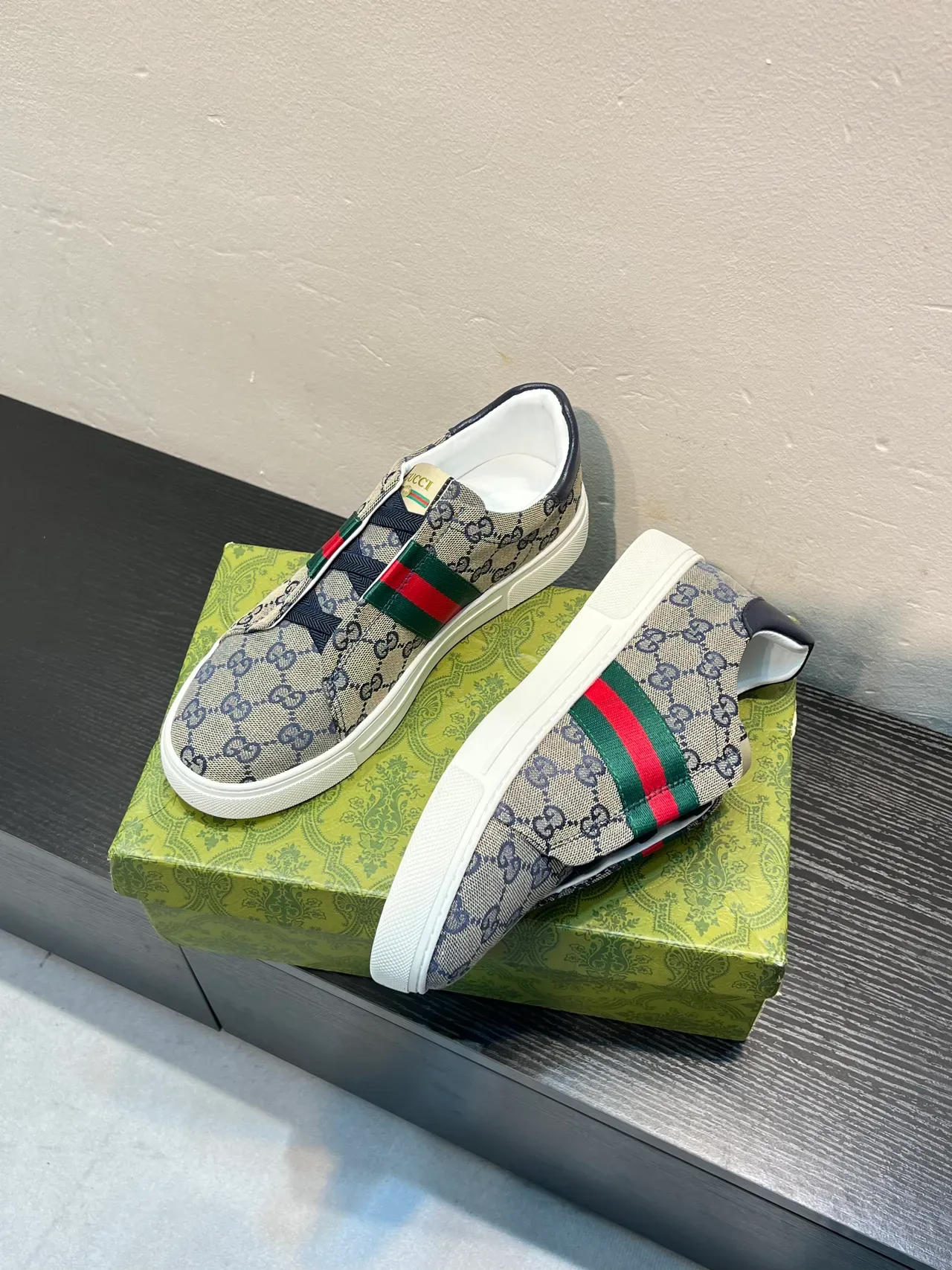Gucci Ace GG Monogram Web Stripe Slip-On Tênis Lifestyle 4