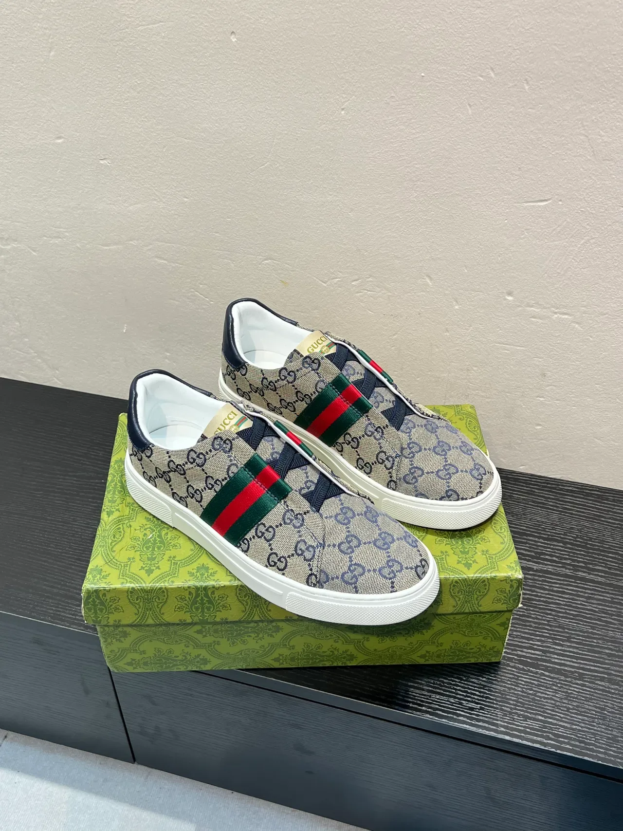 Gucci Ace GG Monogram Web Stripe Slip-On Tênis Lifestyle 5