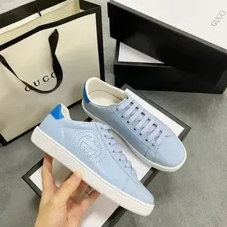 Gucci Ace Zapatillas Lifestyle Azul Claro con Logo Perforado