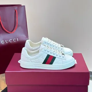 Gucci Ace أبيض embossed GG Web Stripe Lifestyle Sneakers