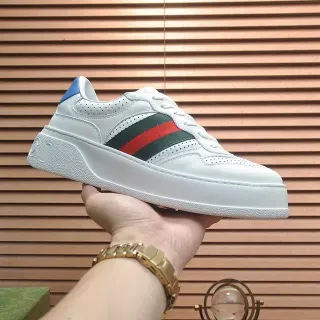 Gucci Ace أبيض أخضر أحمر ويب منصة حياة رياضية