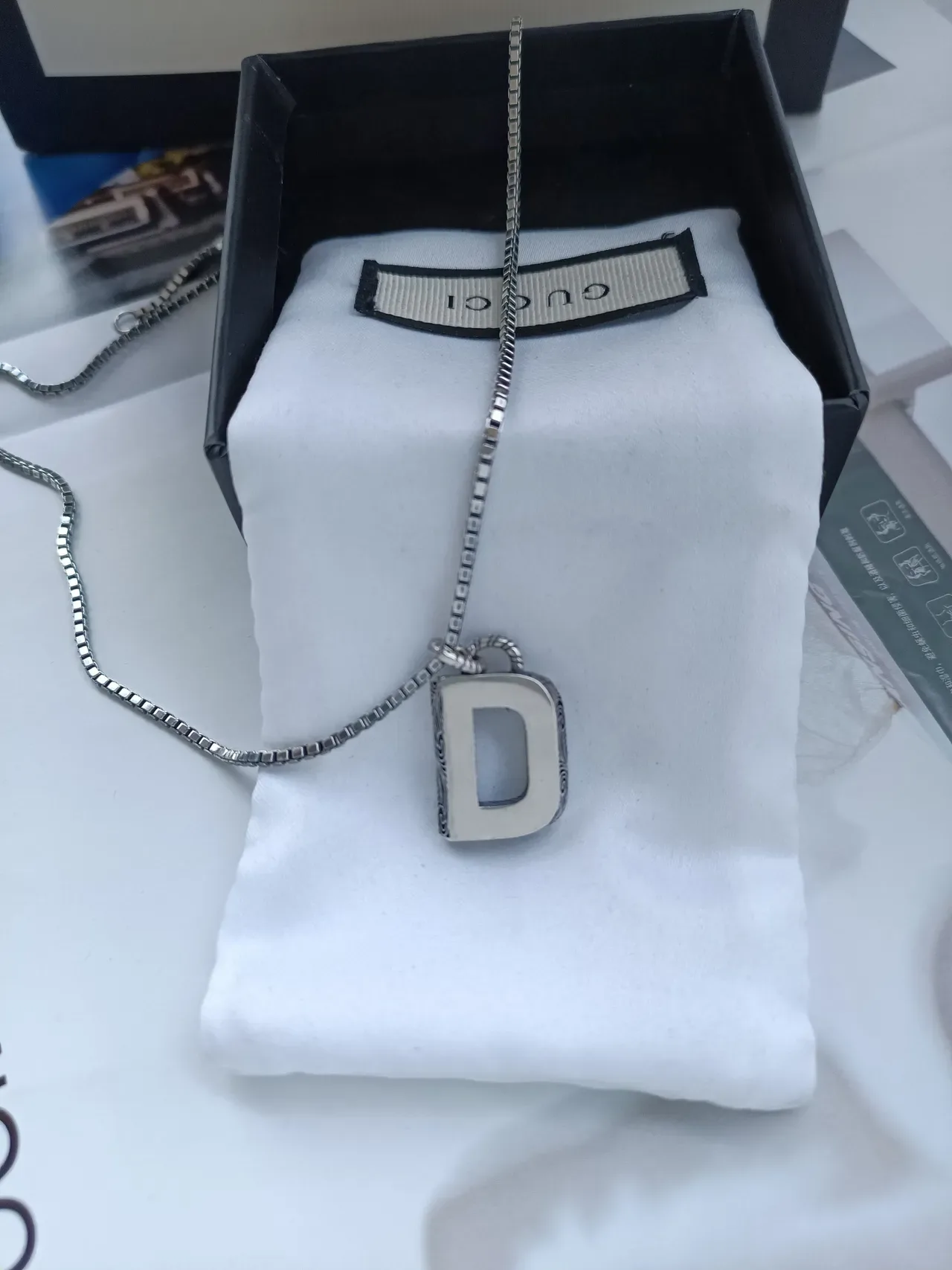 Gucci 字母 A 银色盒链吊坠项链 8