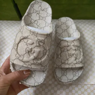 Gucci Beige Marrón GG Monogram Canvas Bordado Logo Detalle Zapatillas