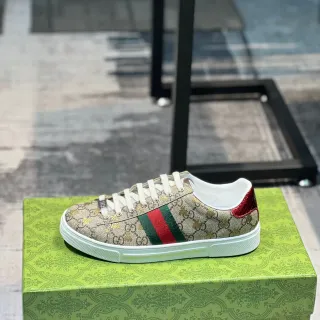 Gucci Beige Rojo GG Monograma Lona Rayas Web Detalle Lifestyle Sneakers