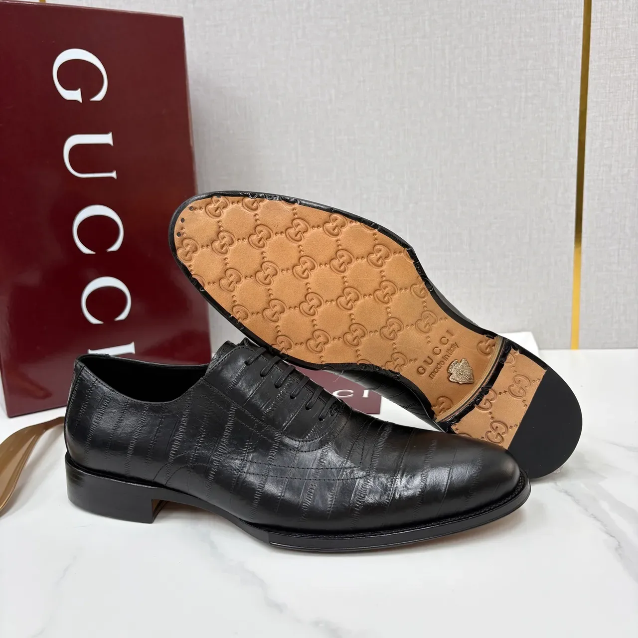 Gucci Zapatos Derby Negros con estampado de cocodrilo 2