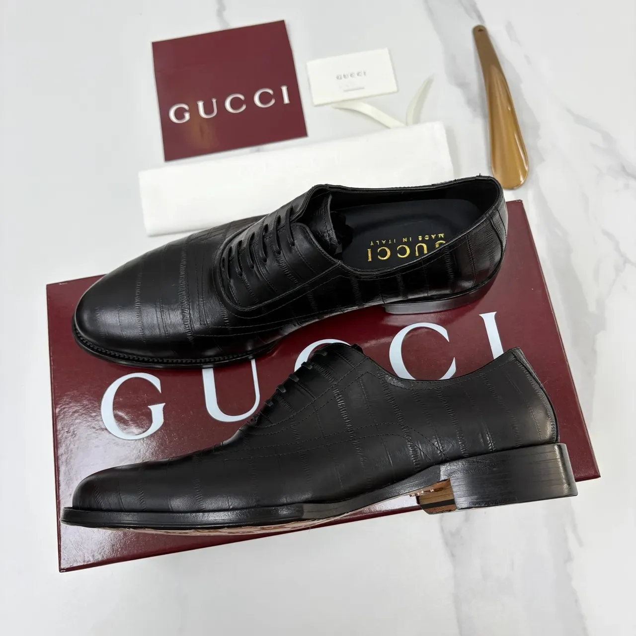 Gucci Zapatos Derby Negros con estampado de cocodrilo 4