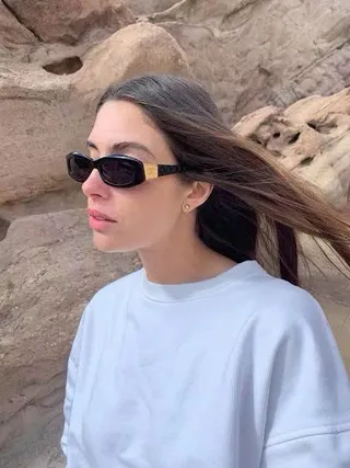 Gucci نظارات شمسية إطار مستطيل ضيق أسيتات أمامي أسود وذهبي 3