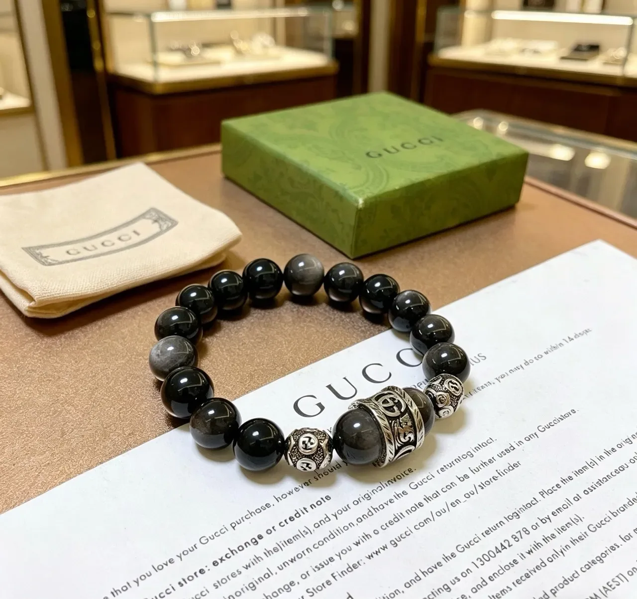 Gucci Bracelet Noir Gris Perles Charms Métalliques 2