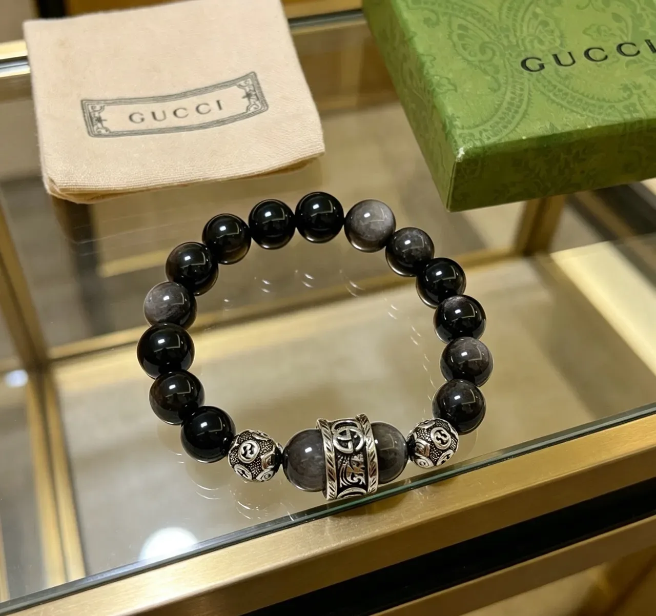 Gucci Bracelet Noir Gris Perles Charms Métalliques 5