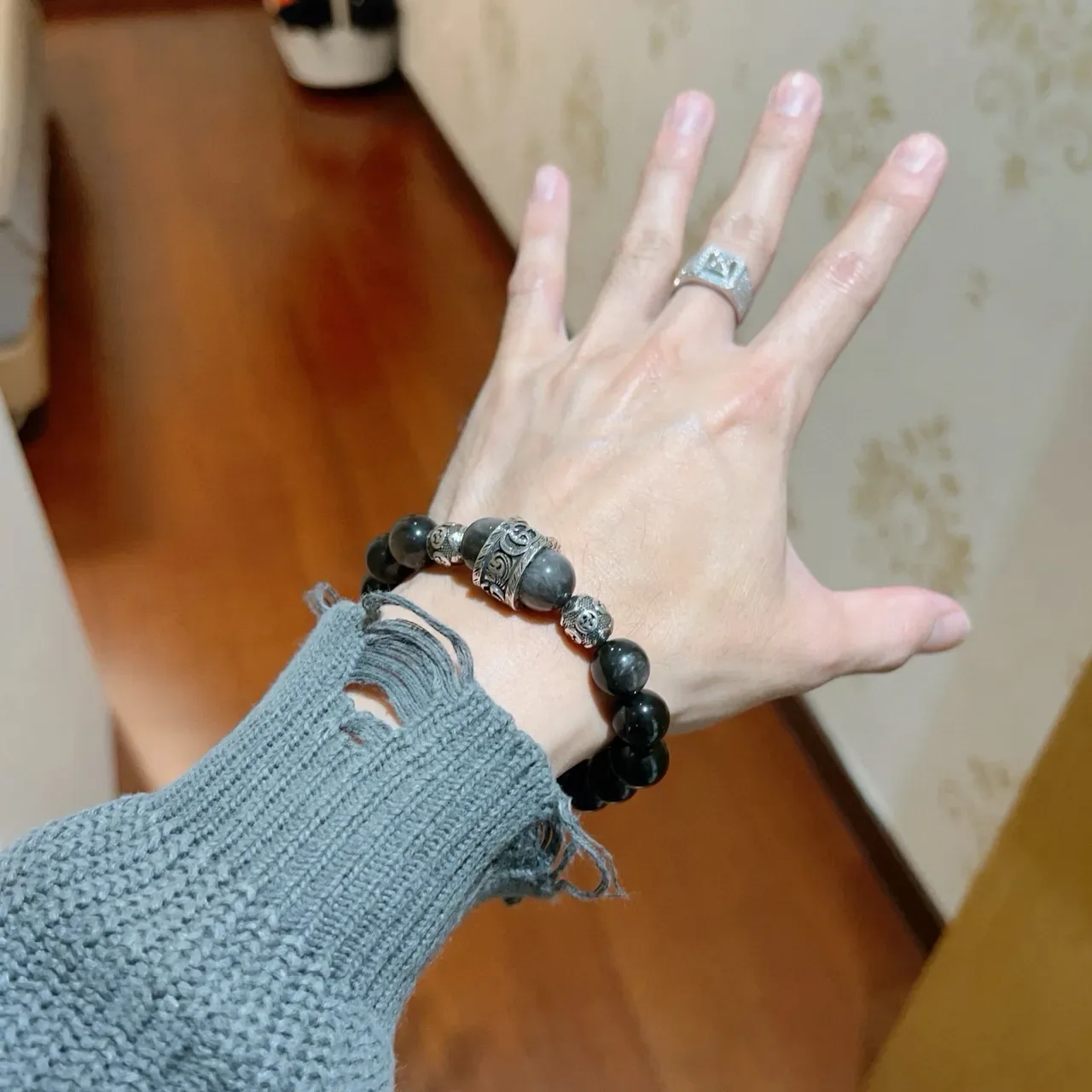 Gucci Bracelet Noir Gris Perles Charms Métalliques 8