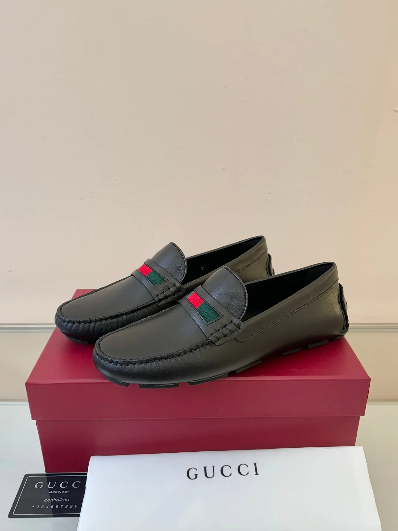 Gucci কালো সবুজ চামড়ার ওয়েব স্ট্রাইপ ডিটেল লোফার 2
