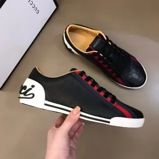 Gucci Negro Rojo Cuero Perforado Superior Detalle Rayas Web Sneakers Lifestyle