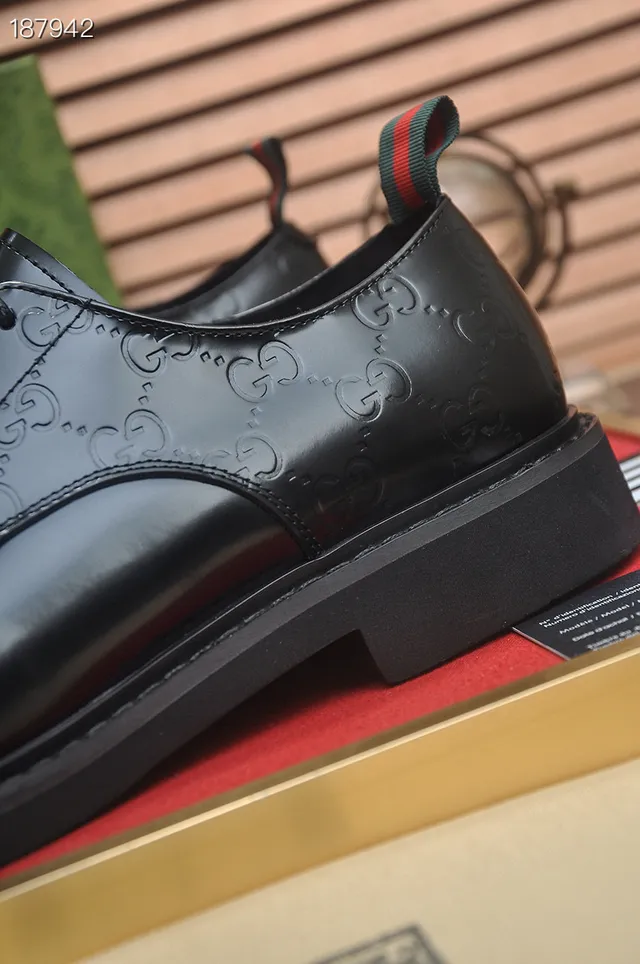 Gucci Chaussures Oxford Noir et Rouge en Cuir Poli à Cap-Toe 3