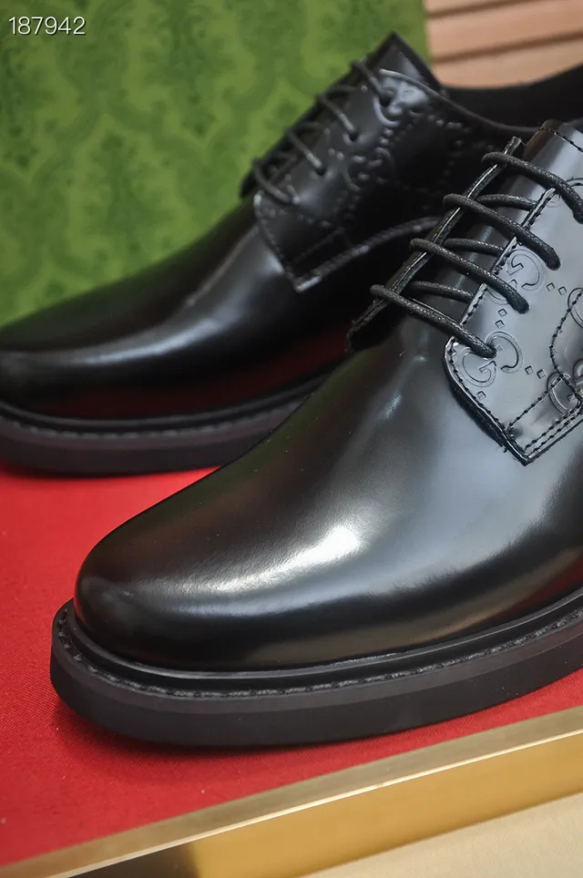 Gucci Chaussures Oxford Noir et Rouge en Cuir Poli à Cap-Toe 4