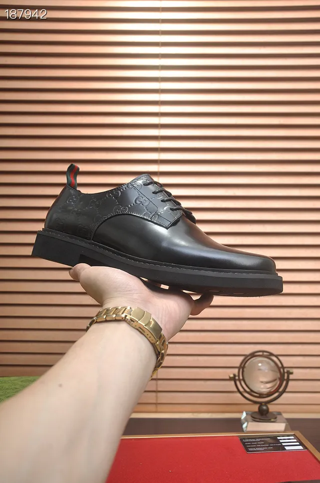 Gucci Chaussures Oxford Noir et Rouge en Cuir Poli à Cap-Toe 5