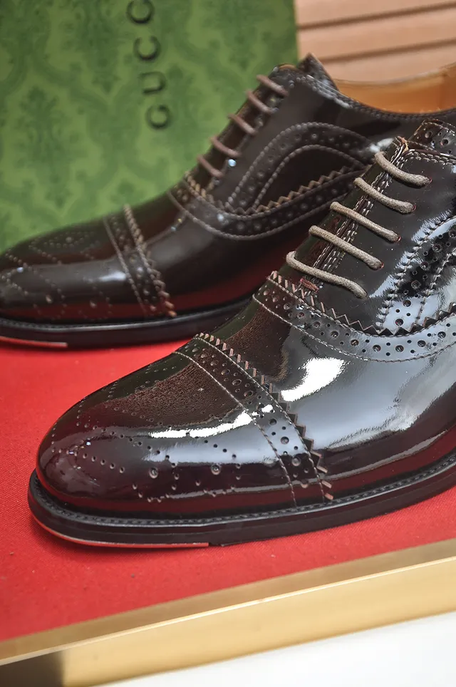Gucci Brown Patent Leather Cap-Toe Wingtip Brogues 2