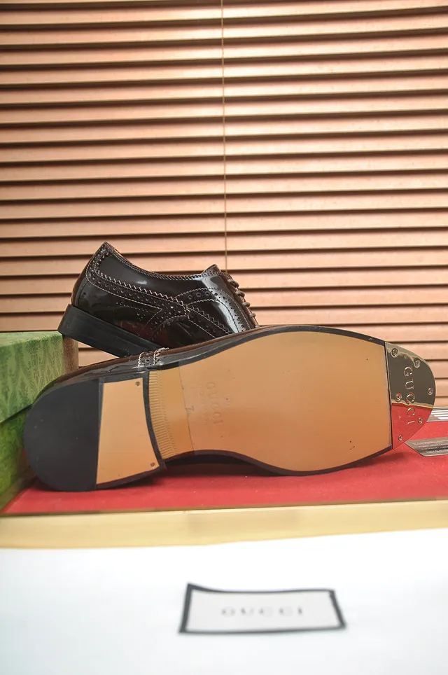Gucci Brown Patent Leather Cap-Toe Wingtip Brogues 3