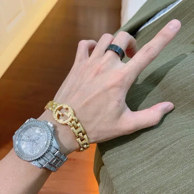 Gucci Carbon-Texture Wide Band Black Ring 8