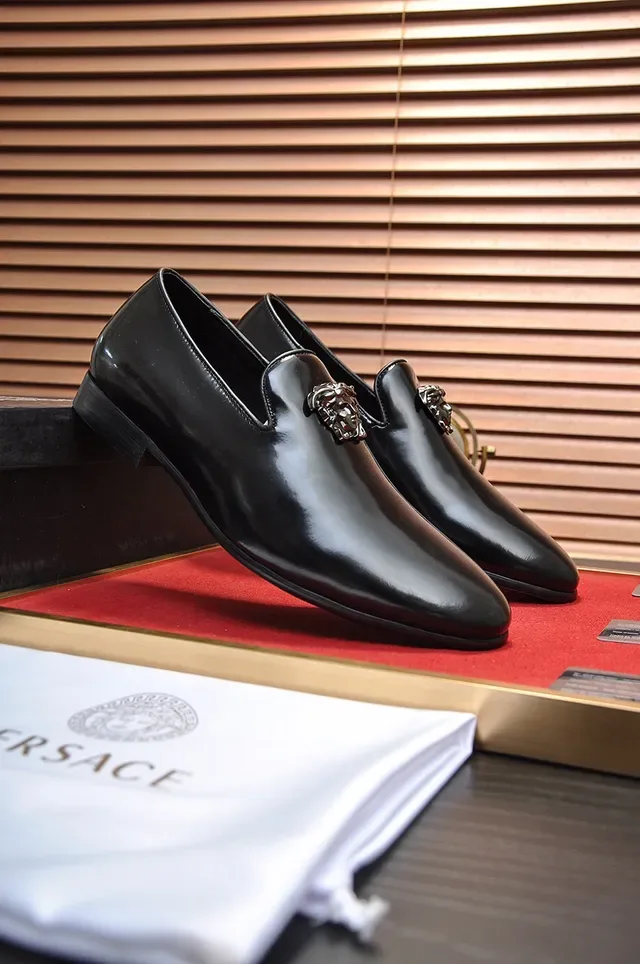 Gucci Dionysus Loafer أسود فضي جلد لامع براق نقشة رأس أسد معدني Loafer 8