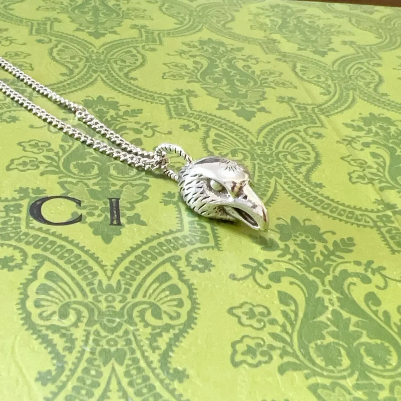 Gucci Pendentif Tête d'Aigle Chaîne Curb Argent 3